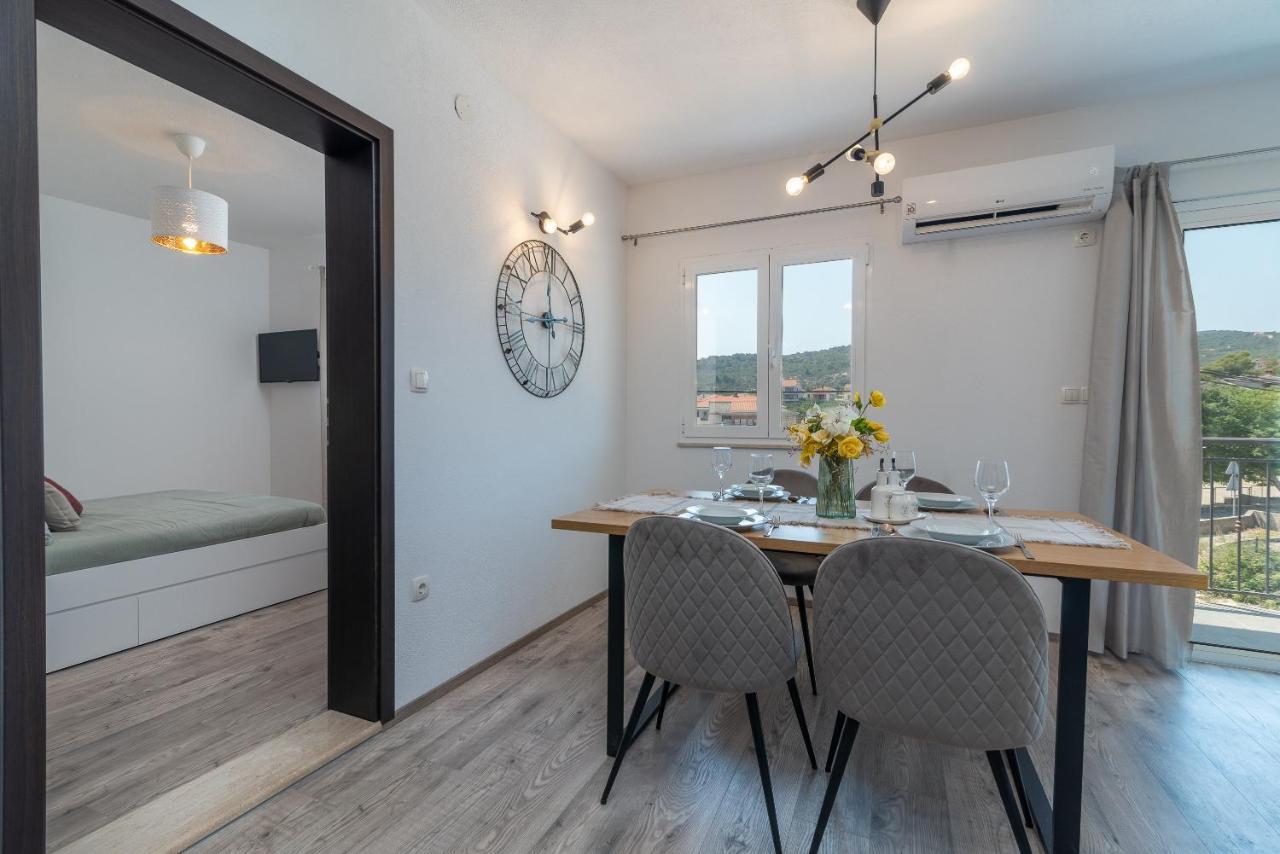Beach Apartman Marela Slatine Exteriör bild
