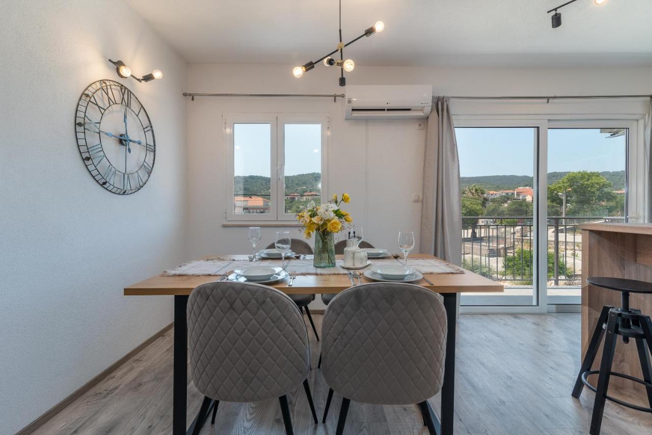 Beach Apartman Marela Slatine Exteriör bild
